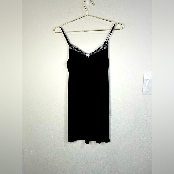 Modern Luxury Carole Hochman Black Floral Sleepwear Set Small Robe & Chemise - Picture 12 of 16